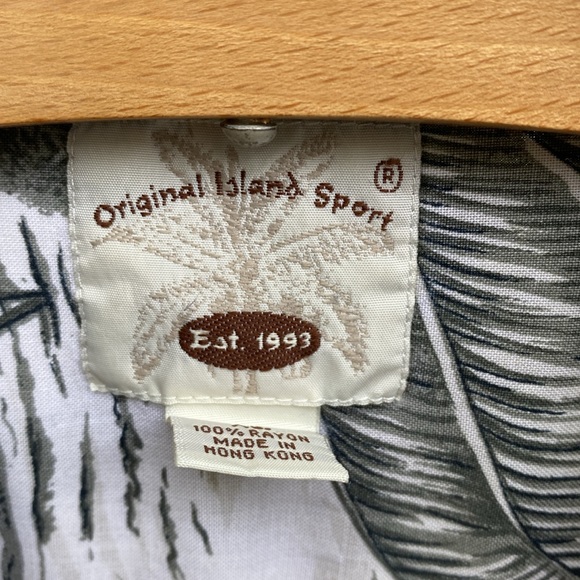 Men’s Vintage Hawaiian shirt - Picture 2 of 6